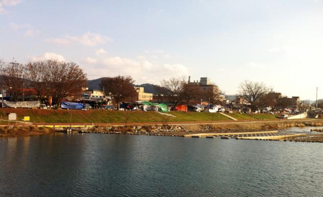 새롭게 만든 양각산 데크에서 바라본 담양시장 모습